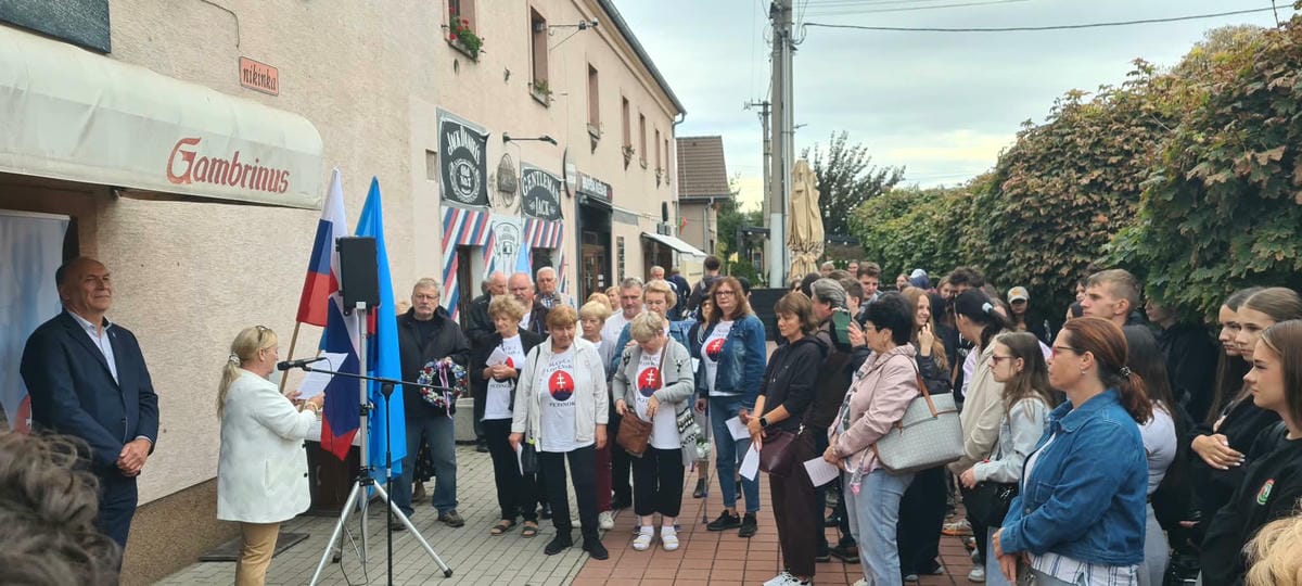 Účastníci podujatia sa stretli už po štvrtýkrát pri historickej budove pohostinstva La Paloma